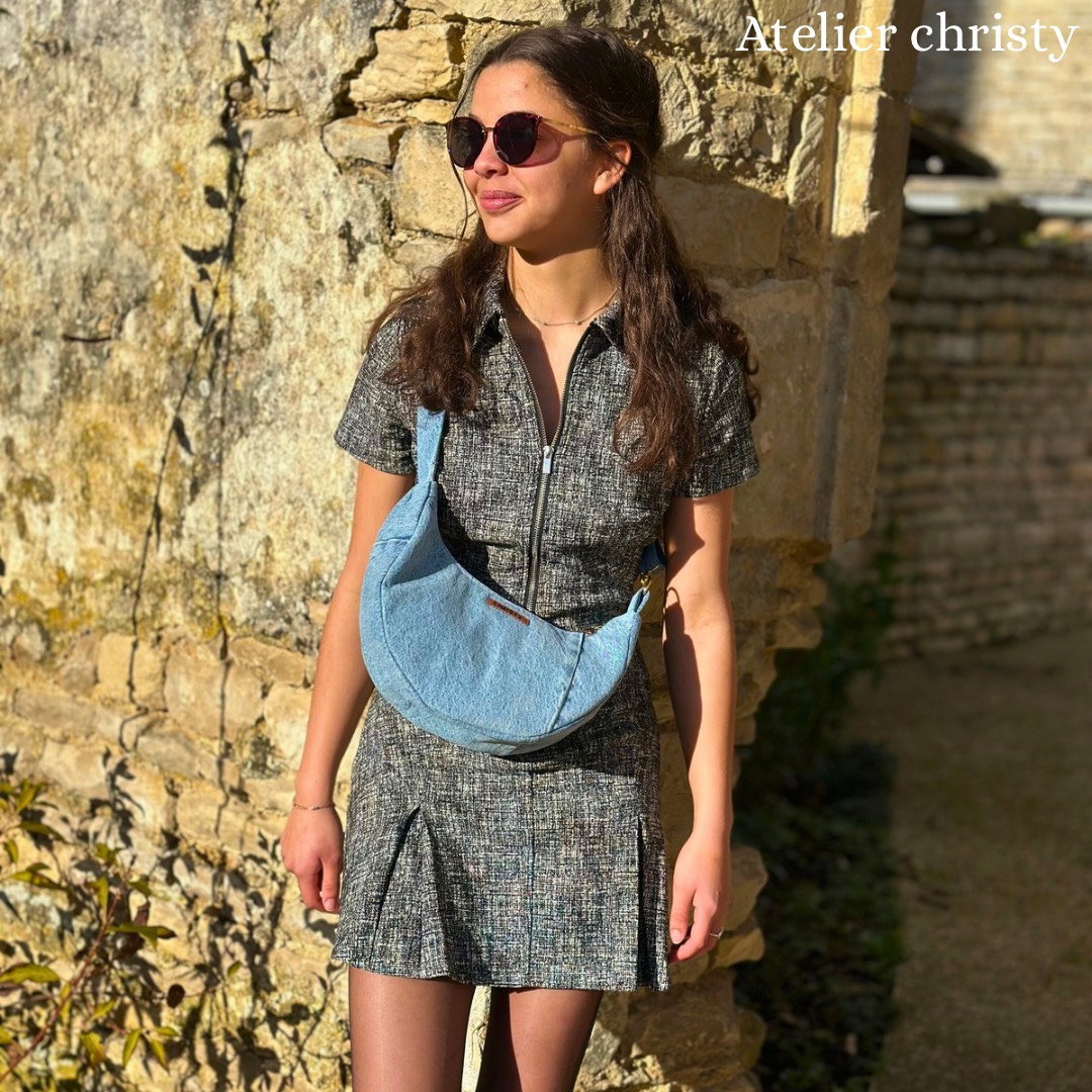 Sac demi-lune bleu clair