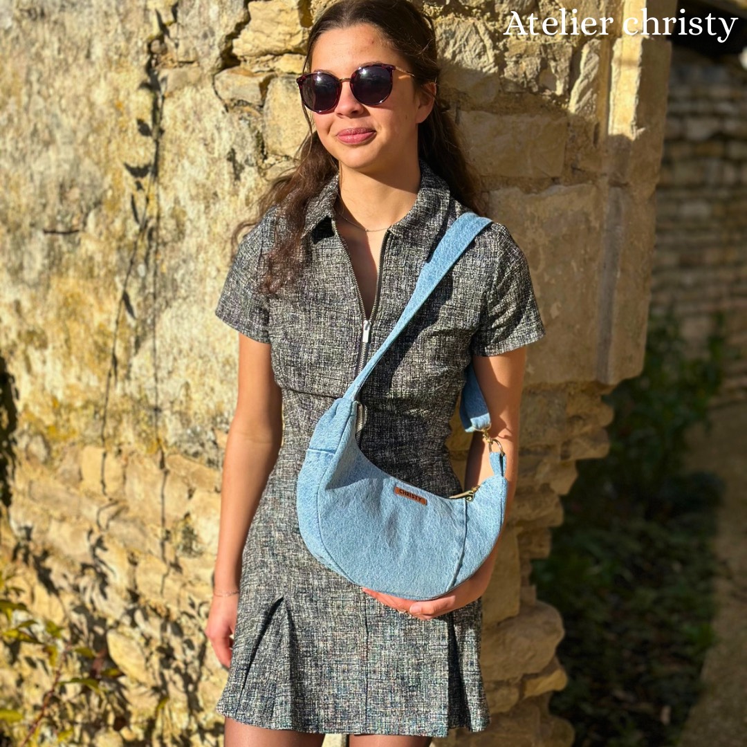 Sac demi-lune bleu clair – Image 2