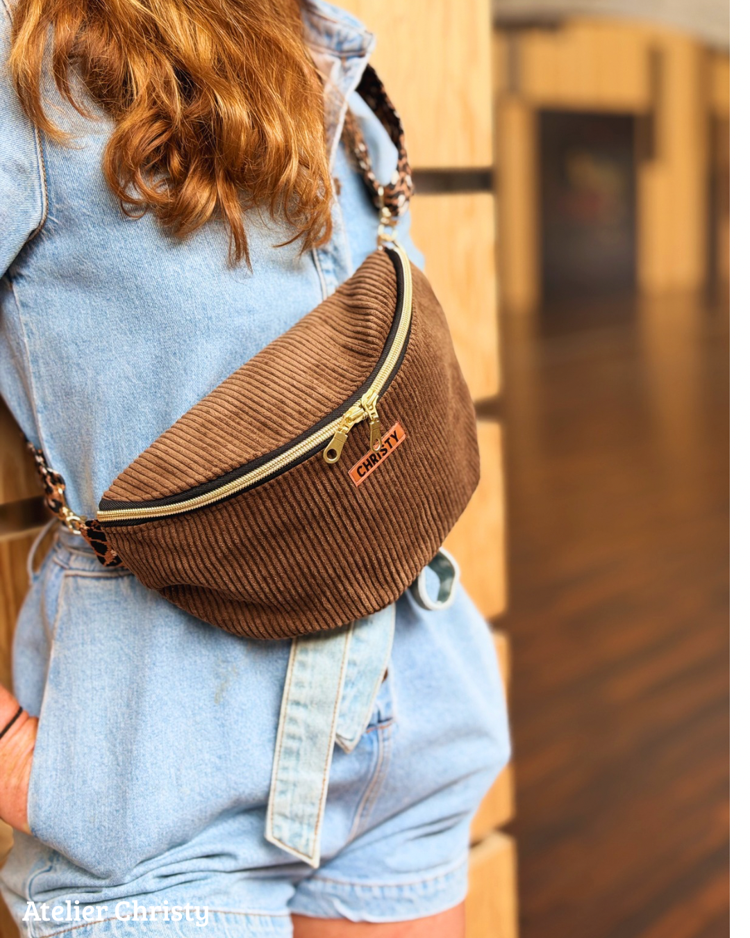 Sac banane nova en velours côtelé marron